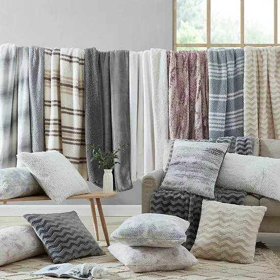 Koolaburra By UGG Roberta Sherpa Throw Birch 5 Koolaburra By UGG Roberta Sherpa Throw Birch - Image 5